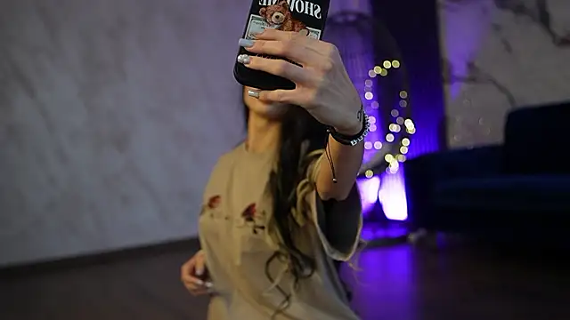 RachelRavee online show from March 23, 5:22 am