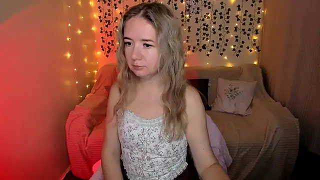 Evaa Braunn online show from October 13, 2:33 am