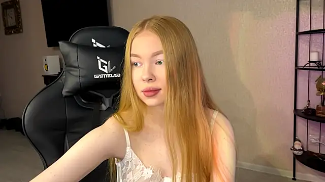 RaguelNicksons online show from December 2, 5:35 am