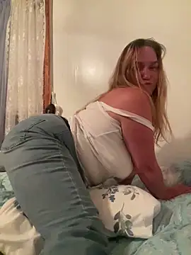 Snapshot of SugarMilkandHoney chatting on October 9, 1:14 am SugarMilkandHoney online show from October 9, 1:14 am