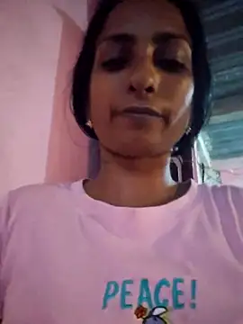 Snapshot of dreamerrrrr1 chatting on December 17, 9:10 pm dreamerrrrr1 online show from December 17, 9:10 pm