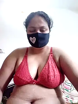 Snapshot of Diana_025 chatting on October 13, 2:11 am Diana 025 online show from October 13, 2:11 am