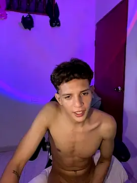 tylernova online show from October 14, 4:02 am