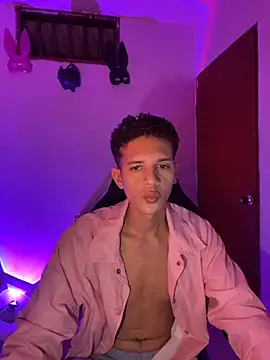 tylernova online show from October 21, 3:40 am