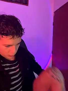 tylernova online show from November 5, 4:01 am