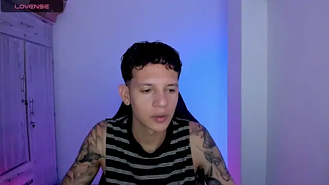 Snapshot of tylernova chatting on May 30, 3:25 am tylernova online show from May 30, 3:25 am