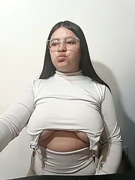 Snapshot of sofia_athome chatting on November 3, 9:16 pm sofia athome online show from November 3, 9:16 pm