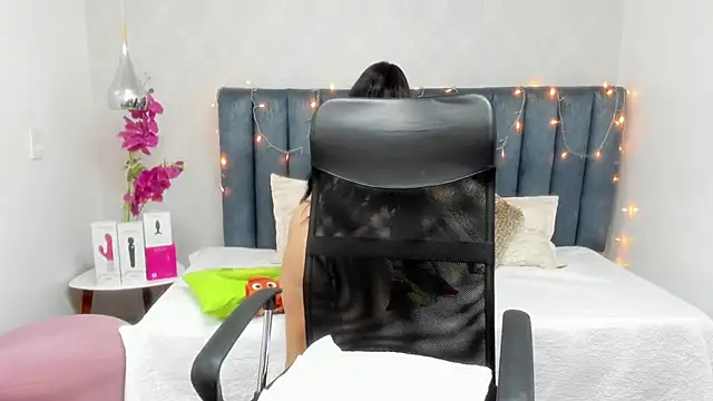 Sasha Grace online show from December 16, 8:03 pm