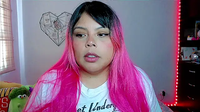 EllieMoonX online show from January 9, 8:32 pm