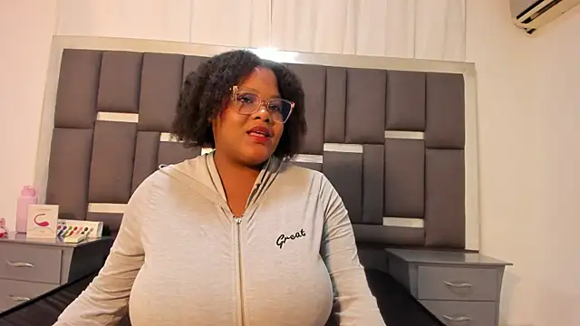 gabrielabrunette69 online show from October 10, 1:54 pm