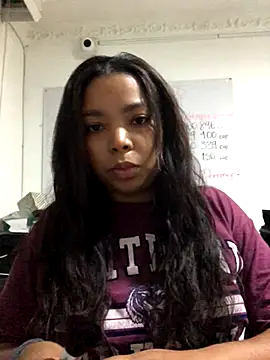 Sara Coopers online show from November 4, 11:15 pm