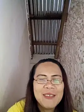 Snapshot of erma_joy chatting on October 26, 8:31 am erma joy online show from October 26, 8:31 am