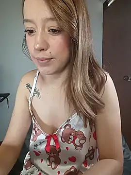 Snapshot of LunaDelire chatting on October 12, 12:26 pm LunaDelire online show from October 12, 12:26 pm