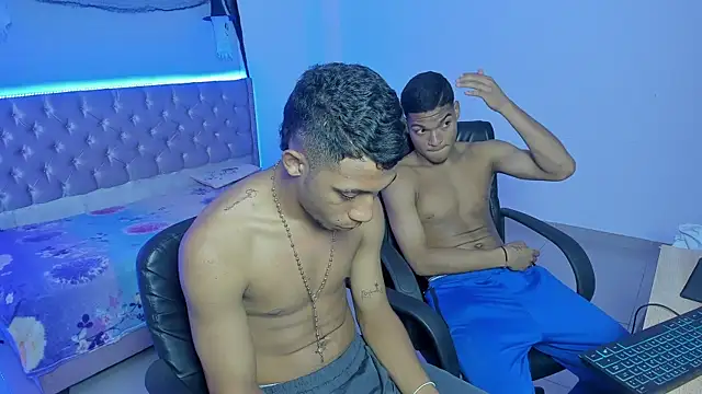 Snapshot of isaac_master77 chatting on November 18, 3:23 am isaac master77 online show from November 18, 3:23 am