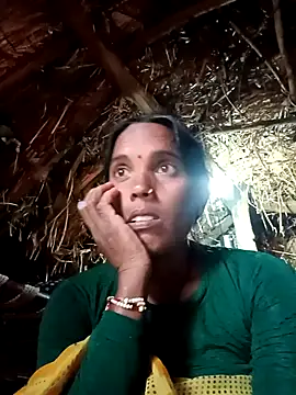 Snapshot of Cutsedi3 chatting on October 22, 11:21 am Cutsedi3 online show from October 22, 11:21 am