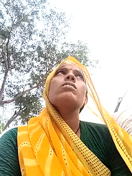 Snapshot of Cutsedi3 chatting on October 23, 11:31 am Cutsedi3 online show from October 23, 11:31 am