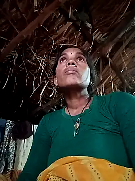 Snapshot of Cutsedi3 chatting on October 31, 10:49 am Cutsedi3 online show from October 31, 10:49 am