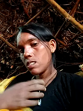 Snapshot of Cutsedi3 chatting on November 5, 9:53 am Cutsedi3 online show from November 5, 9:53 am