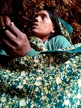 Snapshot of Cutsedi3 chatting on November 25, 6:13 am Cutsedi3 online show from November 25, 6:13 am