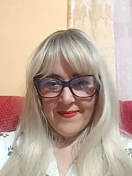 Snapshot of Amelialove42 chatting on November 9, 5:44 pm Amelialove42 online show from November 9, 5:44 pm