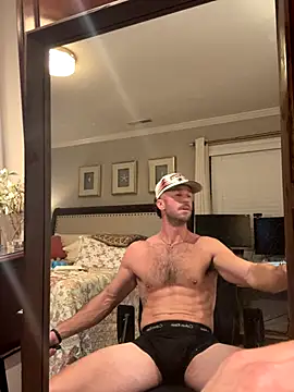 Snapshot of Hammer1128 chatting on November 12, 12:44 am Hammer1128 online show from November 12, 12:44 am