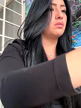 Snapshot of saris_moon chatting on October 16, 4:52 pm saris moon online show from October 16, 4:52 pm