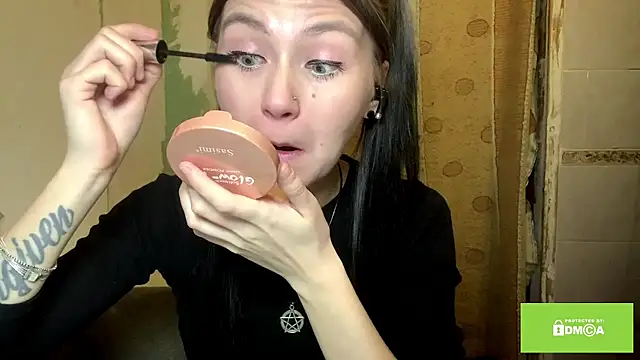 ArianeBhayani online show from November 16, 9:20 pm