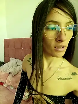 Snapshot of Alejandra_pink10 chatting on October 17, 3:03 pm Alejandra pink10 online show from October 17, 3:03 pm