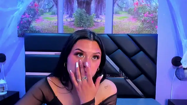 Snapshot of GAbrielaBotero chatting on November 10, 7:35 pm GAbrielaBotero online show from November 10, 7:35 pm