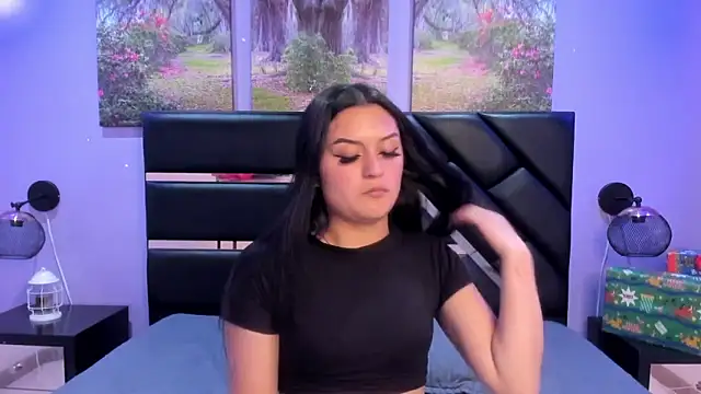 Snapshot of GAbrielaBotero chatting on December 15, 7:40 pm GAbrielaBotero online show from December 15, 7:40 pm