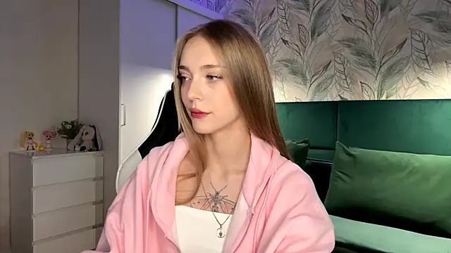 EvaPeace online show from October 28, 4:20 pm