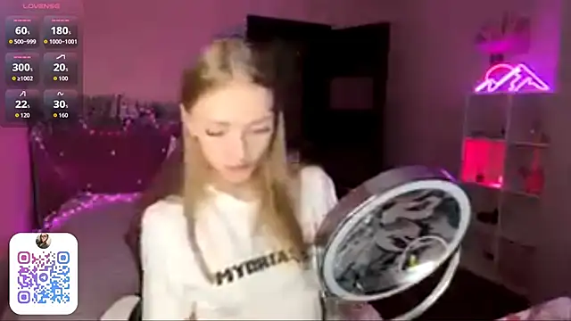 EvaPeace online show from February 4, 7:09 pm