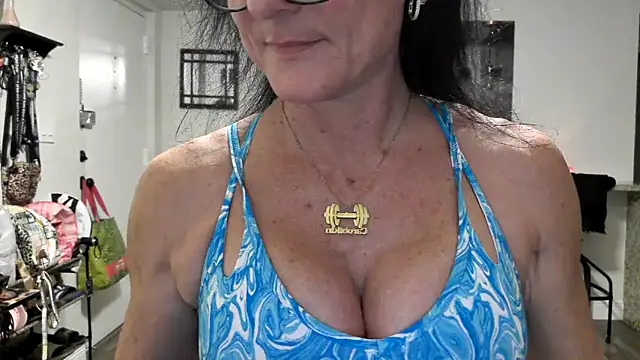 Snapshot of carothepro chatting on October 23, 12:32 am carothepro online show from October 23, 12:32 am