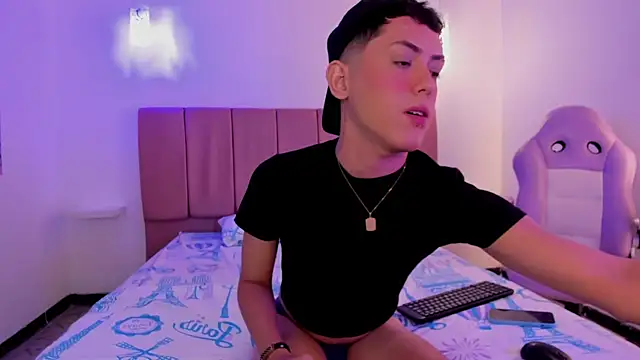 Iam criss09 online show from December 4, 4:00 am