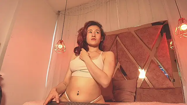 Snapshot of cookie_bit chatting on October 13, 12:38 pm cookie bit online show from October 13, 12:38 pm
