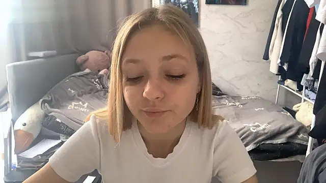 Snapshot of _petaI chatting on October 13, 7:52 am petaI online show from October 13, 7:52 am