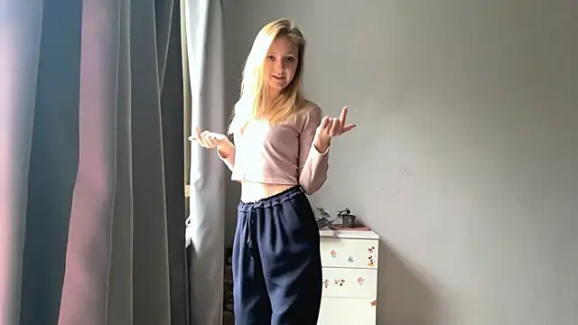 Snapshot of _petaI chatting on October 15, 6:35 am petaI online show from October 15, 6:35 am