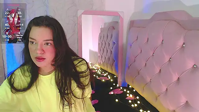 Snapshot of beauty_lana18 chatting on November 5, 10:10 pm beauty lana18 online show from November 5, 10:10 pm