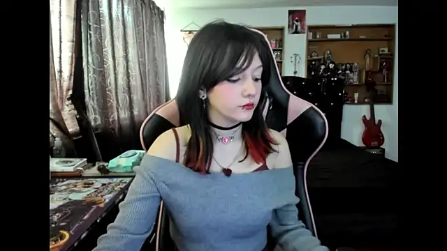 Snapshot of Maki_Zein_ chatting on November 12, 5:24 pm Maki Zein online show from November 12, 5:24 pm