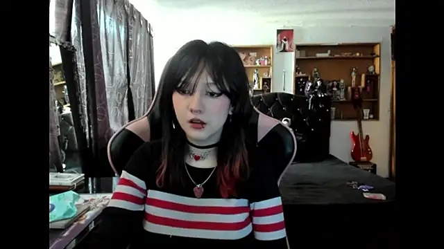 Snapshot of Maki_Zein_ chatting on December 4, 7:33 pm Maki Zein online show from December 4, 7:33 pm