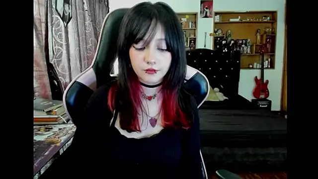 Maki Zein  online show from March 18, 6:11 pm