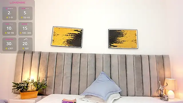 Snapshot of _naylaa_ chatting on October 30, 4:25 am naylaa online show from October 30, 4:25 am