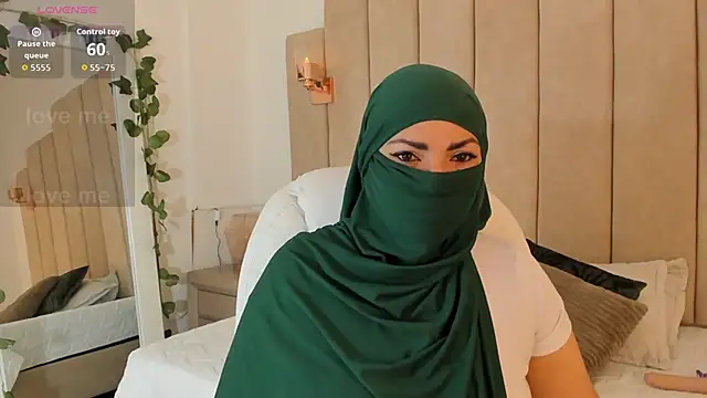 Snapshot of _naylaa_ chatting on November 29, 4:04 am naylaa online show from November 29, 4:04 am