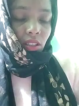 Snapshot of Jaanvi_G chatting on December 19, 1:29 pm Jaanvi G online show from December 19, 1:29 pm