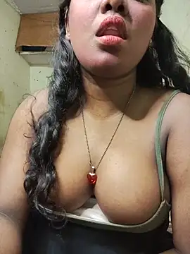 Snapshot of Lovely_Payal chatting on May 12, 7:27 am Lovely Payal online show from May 12, 7:27 am