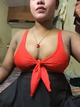 Snapshot of Lovely_Payal chatting on May 18, 7:25 am Lovely Payal online show from May 18, 7:25 am