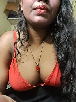 Snapshot of Lovely_Payal chatting on May 21, 8:32 am Lovely Payal online show from May 21, 8:32 am