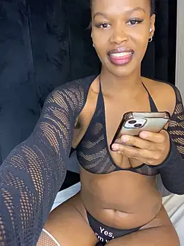 Lovee Lucia online show from December 3, 9:46 pm