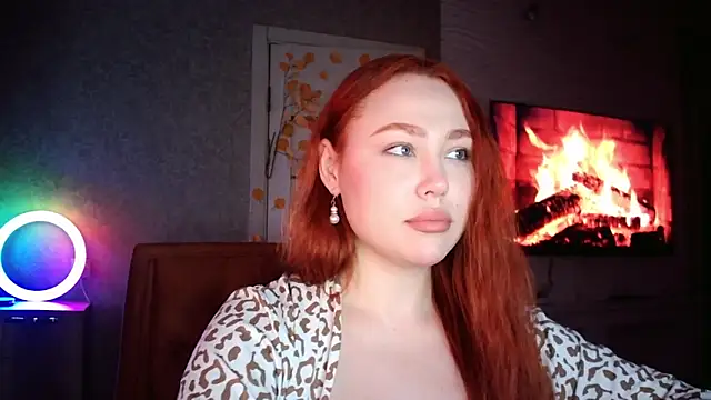 Snapshot of LolaMint_ chatting on November 16, 11:38 am LolaMint online show from November 16, 11:38 am