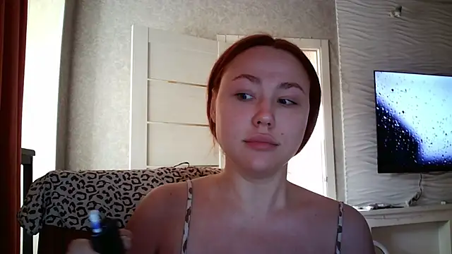 Snapshot of LolaMint_ chatting on November 21, 9:52 am LolaMint online show from November 21, 9:52 am